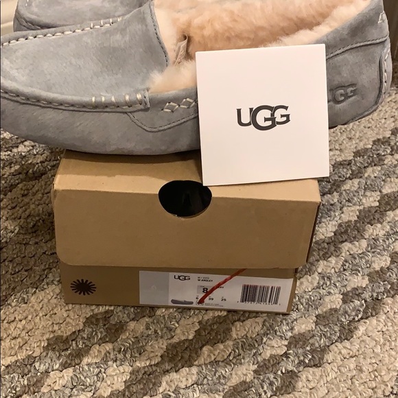 SOLD NIB UGG Light Grey Ansley Slippers - Picture 12 of 12